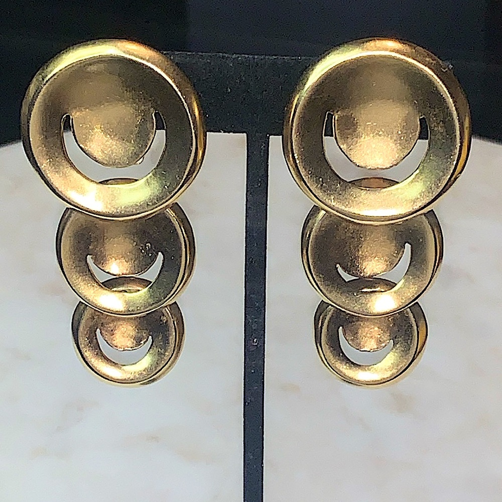 ROBERT LEE MORRIS EARRINGS CLIP GOLD PLATED VINTAGE 1980s GRADUATED DISC